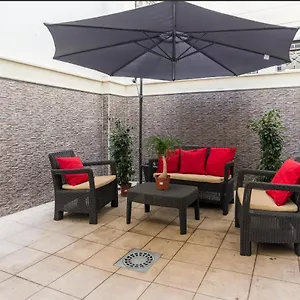 https://quiet-apt-with-private-patio-walking-distance-to-downtown.hotelsinnerja.org